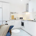 Stylish & Cozy In Apartamento *